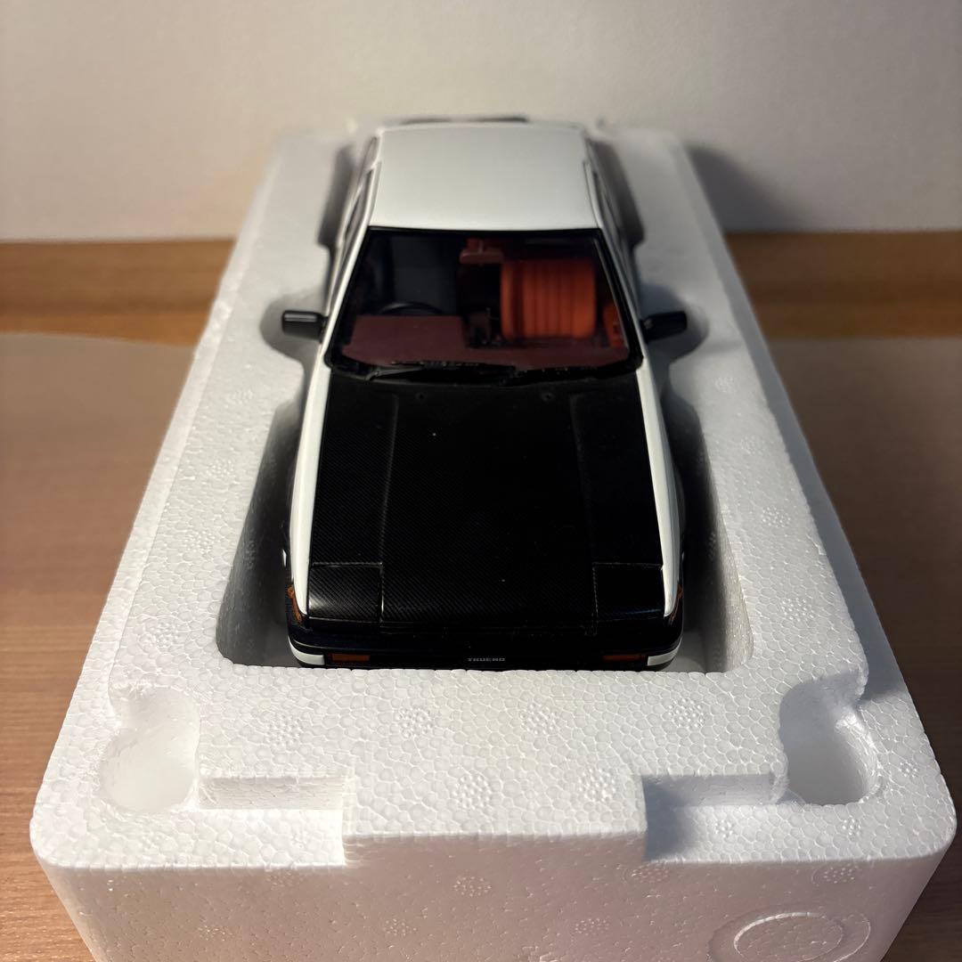 オートアート　頭文字D トヨタ スプリンター トレノ AE86 1/18