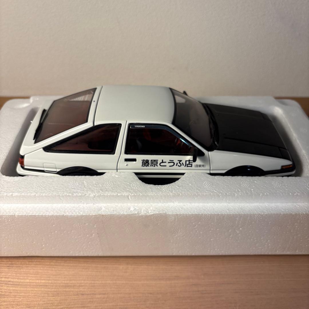 オートアート　頭文字D トヨタ スプリンター トレノ AE86 1/18