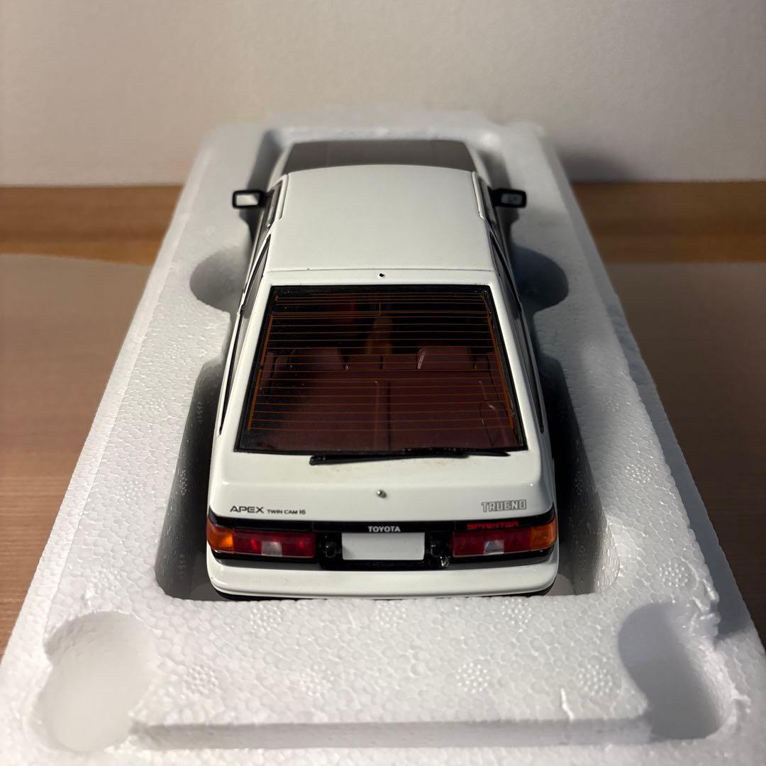 オートアート　頭文字D トヨタ スプリンター トレノ AE86 1/18