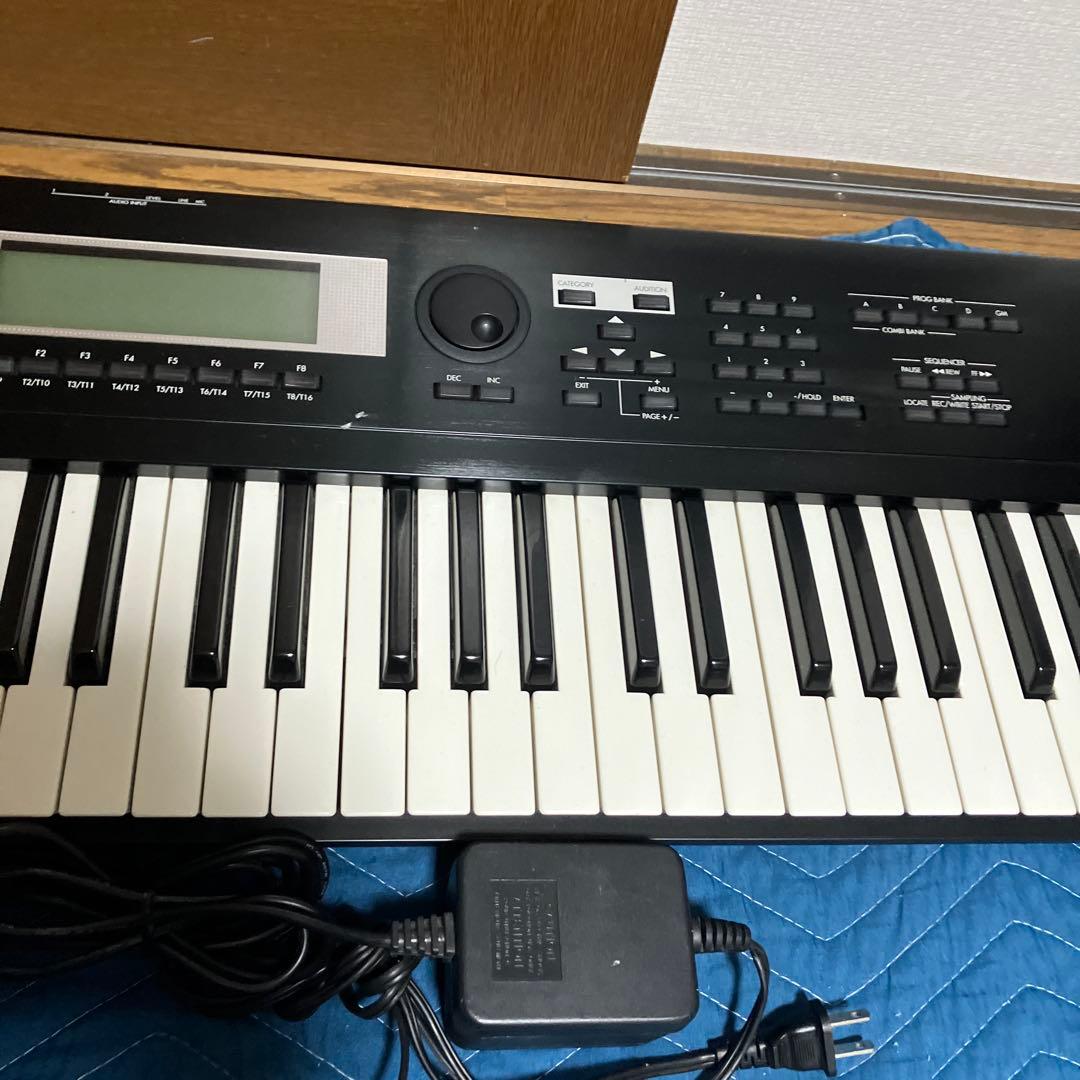 korg TR76 シンセサイザー
