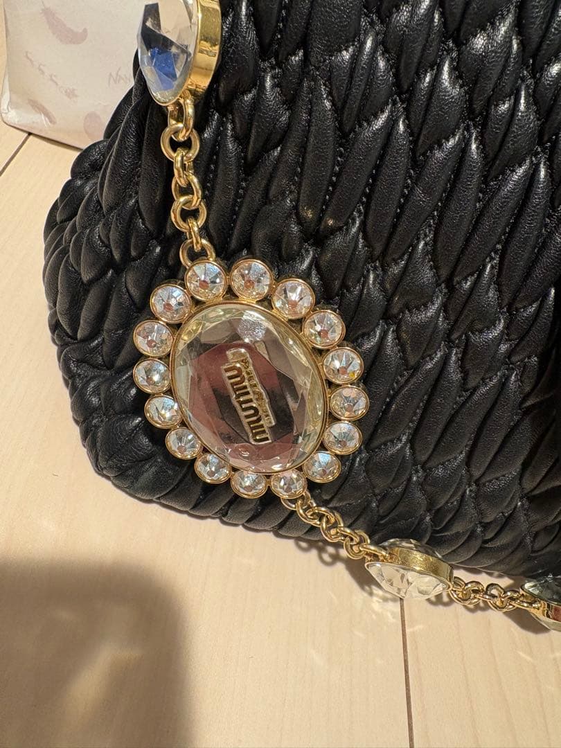 miumiuミュウミュウ ナッパクリスタル