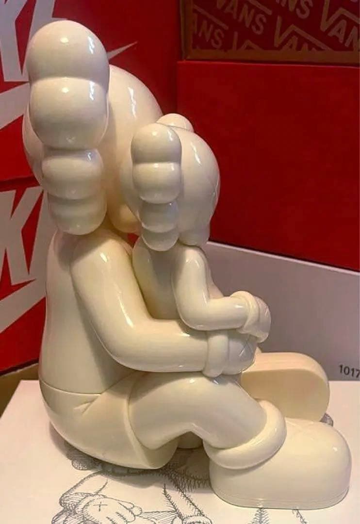 その他 KAWS HOLIDAY CHANGBAI MOUNTAIN FIGURE