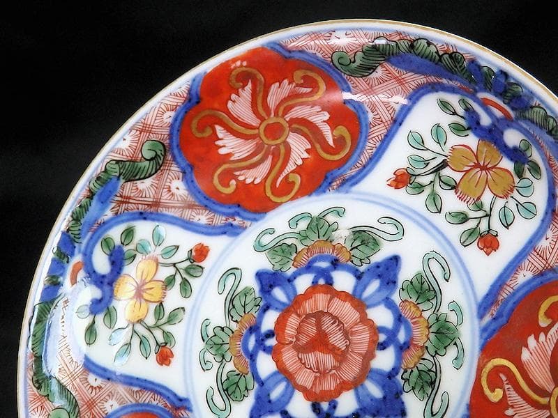 大聖寺伊万里　金襴手　花に菊花四方襷紋の図　４寸皿　３枚　B207-CHc