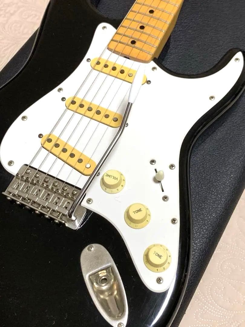 フェルナンデス ストラト エレキギター 石ロゴ ハードケース ジャパンビンテージ