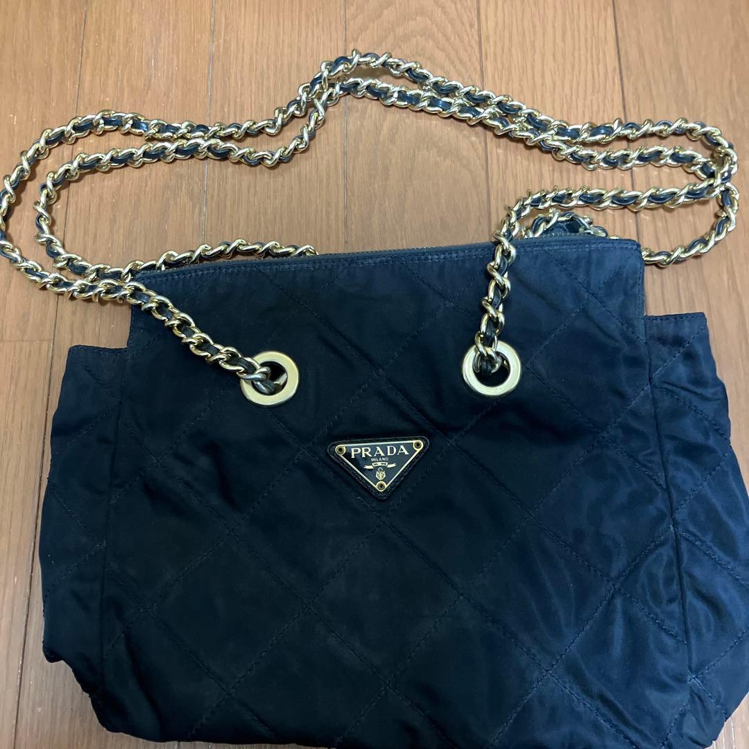 PRADA キルティングナイロンバッグ ブラック