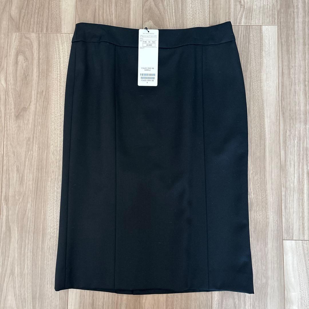 【新品・未使用・タグ付き】バーバリー　スカート　ブラック　※サンプル品