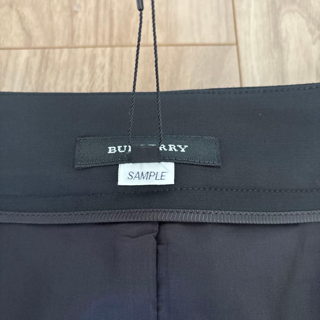 【新品・未使用・タグ付き】バーバリー　スカート　ブラック　※サンプル品