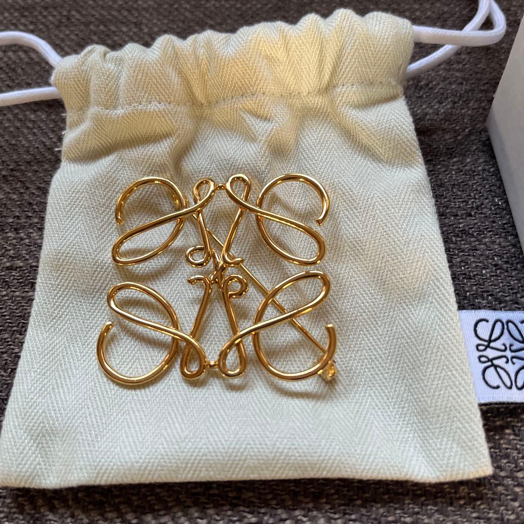 【美品】LOEWE ゴールド ブローチ