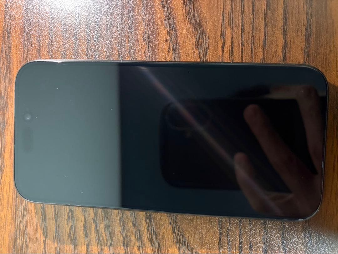 【極美品】iPhone15 Pro ブラックチタニウム　128GB 本体