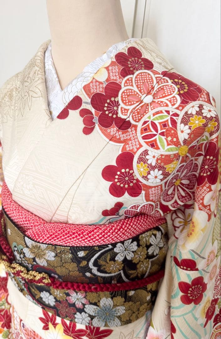 ｒ*ｕ様 裄７２ｃｍ　豪華　４点セット　花車に毬模様　刺繍振袖