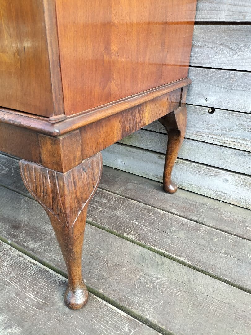 M♦n送料込 英国イギリスアンティーク　サイドボード 猫脚