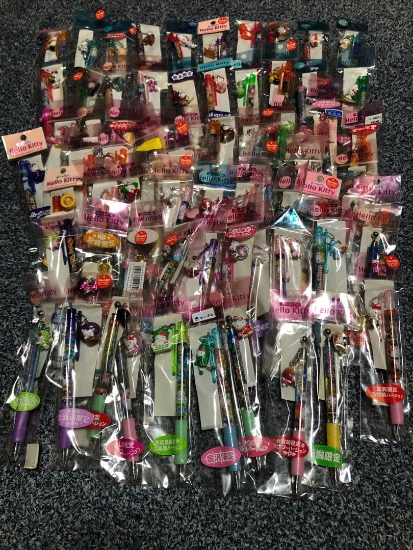 #ご当地限定ハローキティ ボールペン、シャープペンシル70本セット