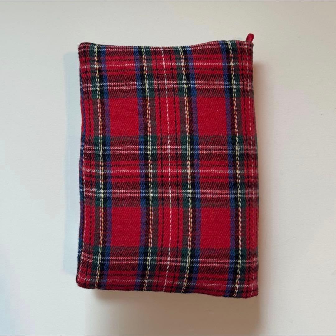 バインダーカバー　赤チェック　クリスマス　A6 韓国　貯金