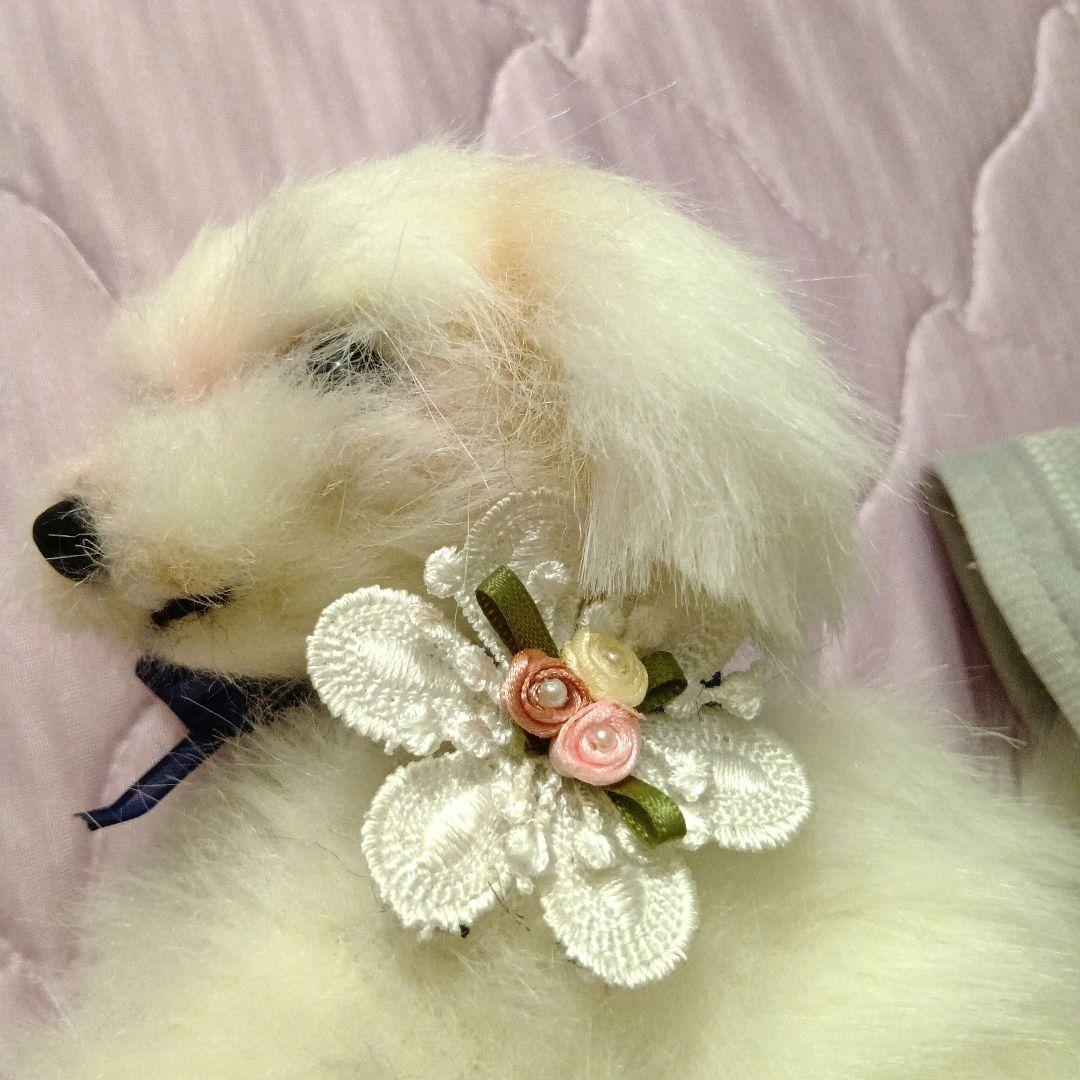 ホワイトぬいぐるみ犬 リボン付き