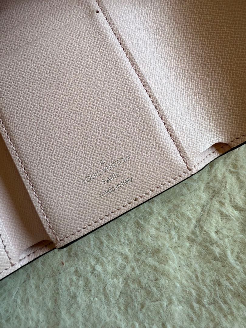 ルイ・ヴィトンLVエスカル ポルトフォイユ・ヴィクトリーヌM69113パステル