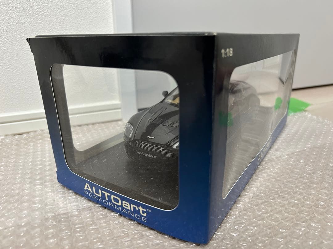 暗所保管・極美品✨autoart Aston Martin V12