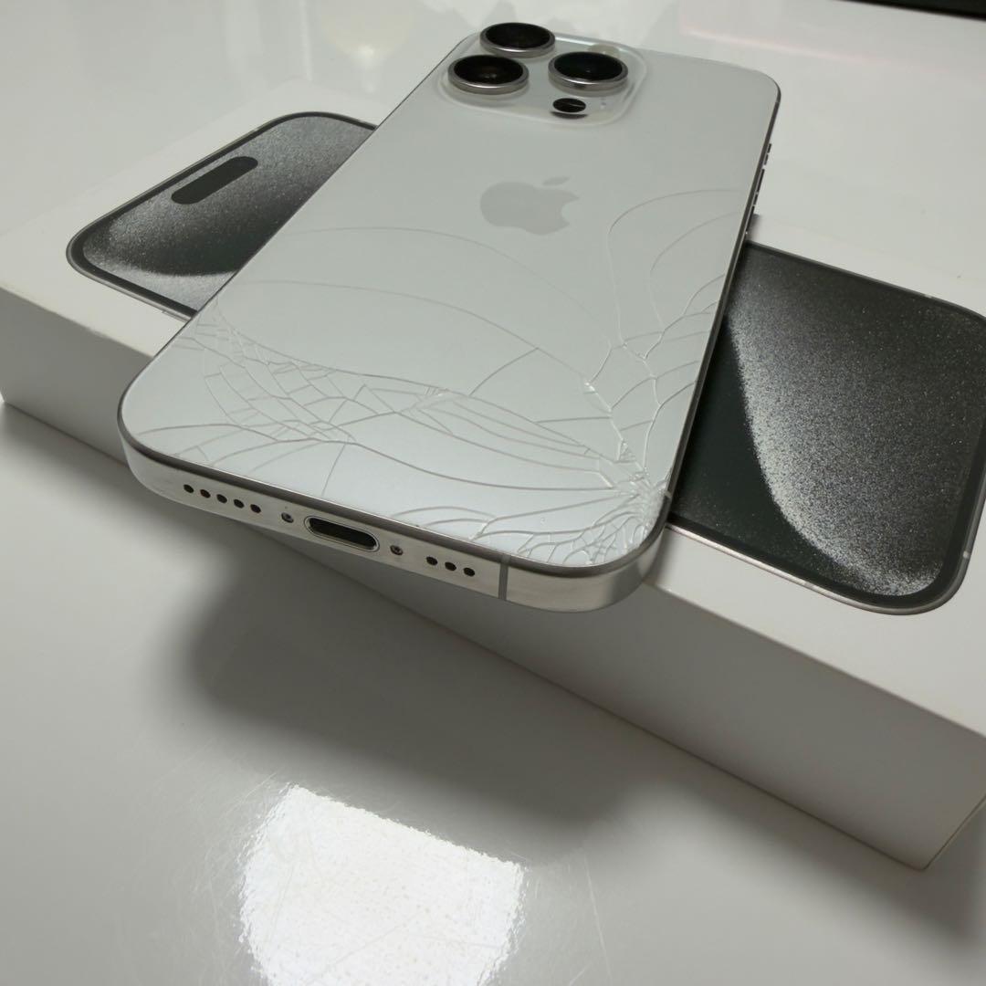 Apple iPhone 15Pro シルバー 本体