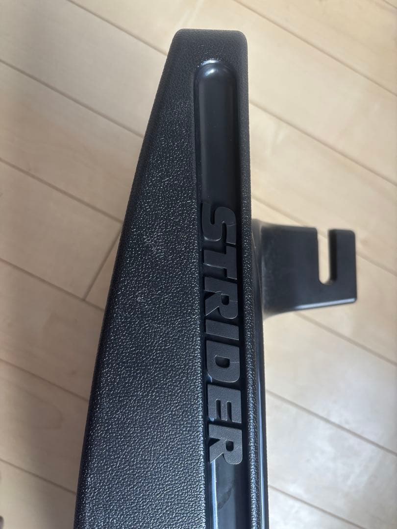 STRIDER バランスバイク用スタンド ブラック