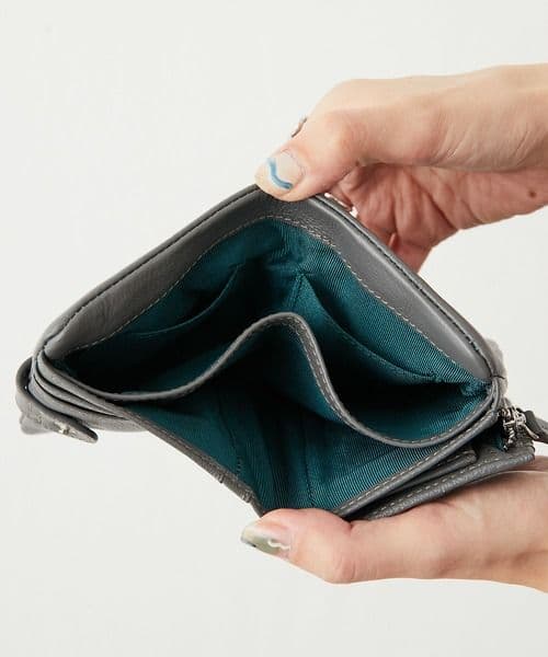 イアパピヨネ バックル折り財布 グレー