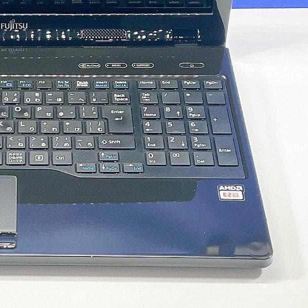 Windows11✨快適SSD✨書類作成用に✨富士通黒ノートパソコン/カメラ薄型