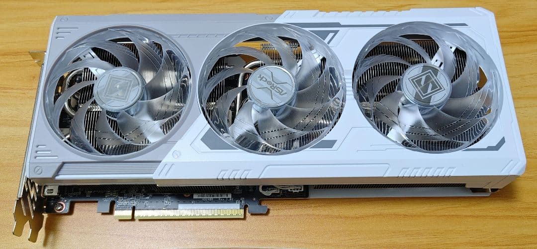 グラフィックボード・グラボ・ビデオカード ASRock RADEON RX9060XT 16GB STEEL LEGEND
