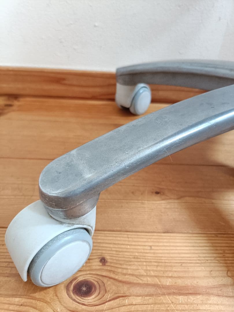 タカラベルモント　スツール　シルバー　椅子　Dスツール　回転イス　回転スツール