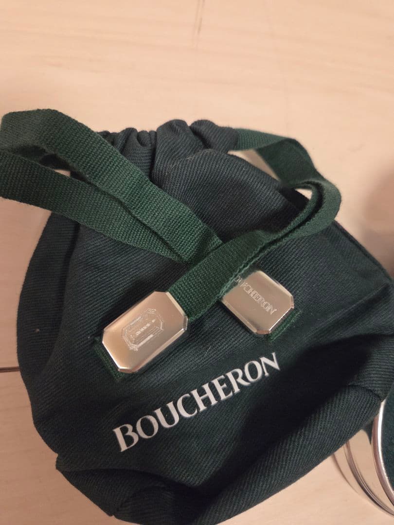 ブシュロン BOUCHERON リングケース 空箱、巾着のみ