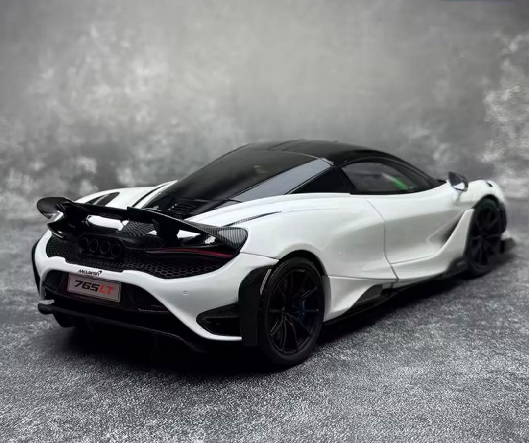 McLaren 765LT 1/18スケールモデルミニカー