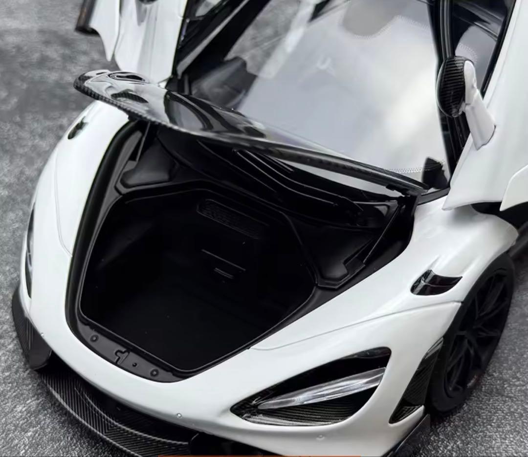McLaren 765LT 1/18スケールモデルミニカー