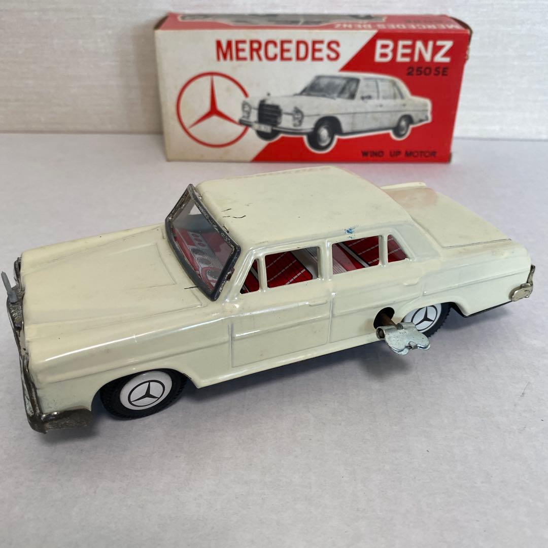 市村商店　プリキの自動車　MERCEDES BENZ 250SE