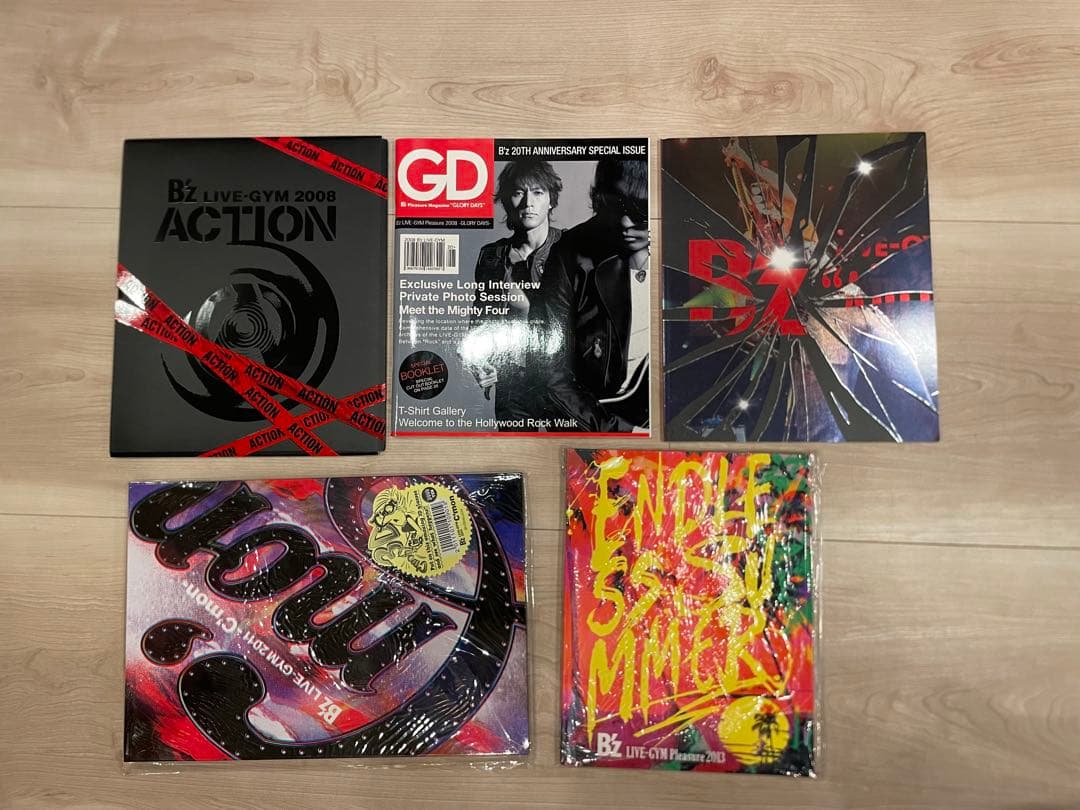 B'zグッズまとめ売り　会報・ツアーパンフ・その他グッズ色々