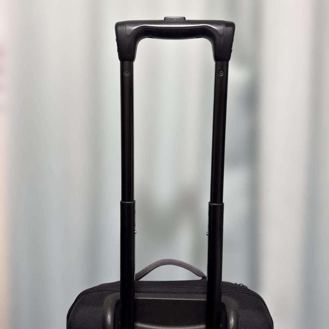 Patagonia キャリーバッグ 35L 機内持込可 タイヤ難あり