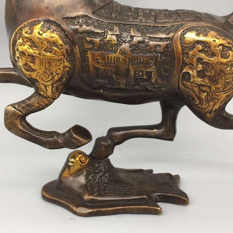 銅器 馬踏飛燕 馬到成功 銅馬 客間 玄関事務室 茶室 文机 風水 置物 工芸品