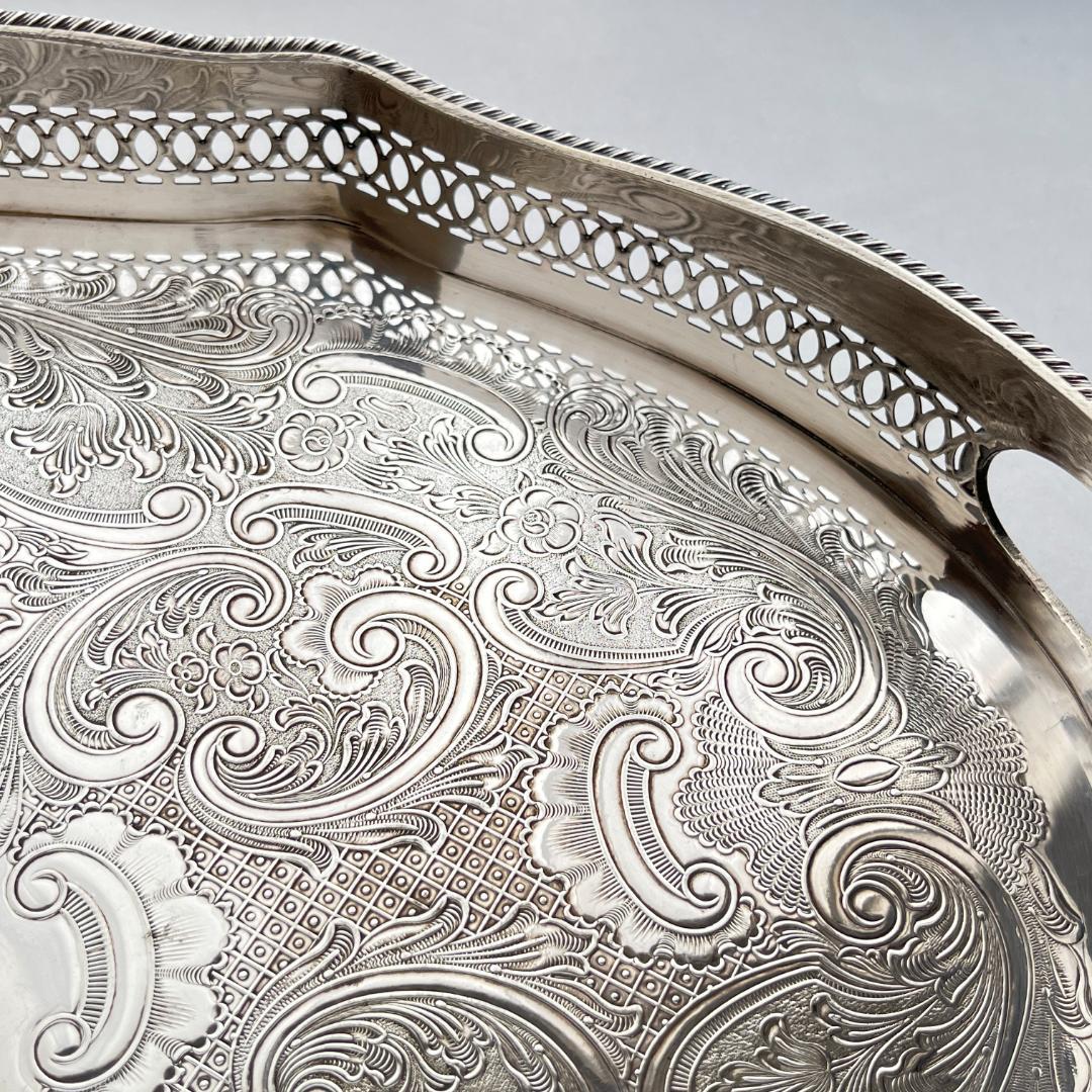 【英国】 ビクトリアンのギャラリートレー 41cm 【シルバープレート】