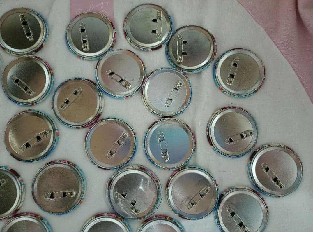 すとぷり　さとみ　缶バッチ　すとねく　等身