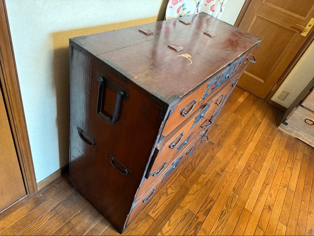 日本家具　衣装箪笥　巨匠作品　芸術美術　骨董　アンティーク天然無垢？けやき？欅？