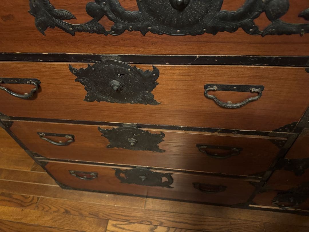 日本家具　衣装箪笥　巨匠作品　芸術美術　骨董　アンティーク天然無垢？けやき？欅？