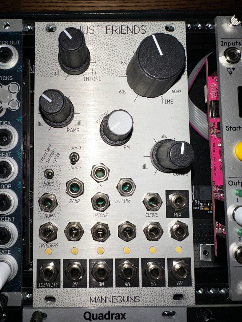 Mannequins Just Friends モジュラーシンセ