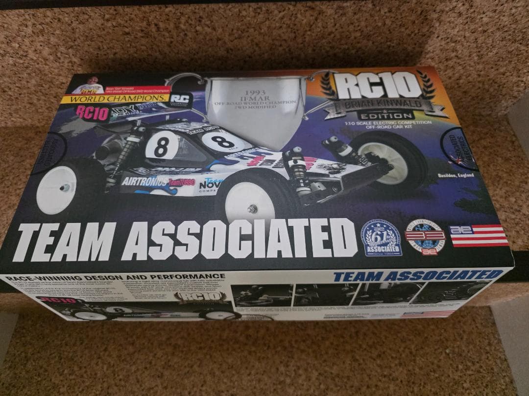 アソシ RC10 BRIAN KINWALD EDITION 新品