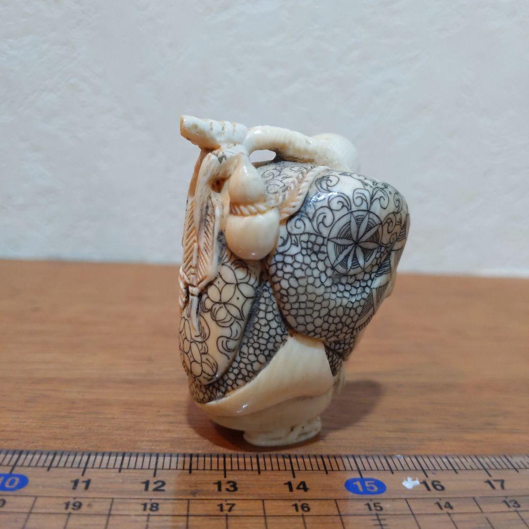 時代提げ物 七福神根付 天然素材 在銘【布袋尊】高さ約5.2cm 重さ約52ｇ