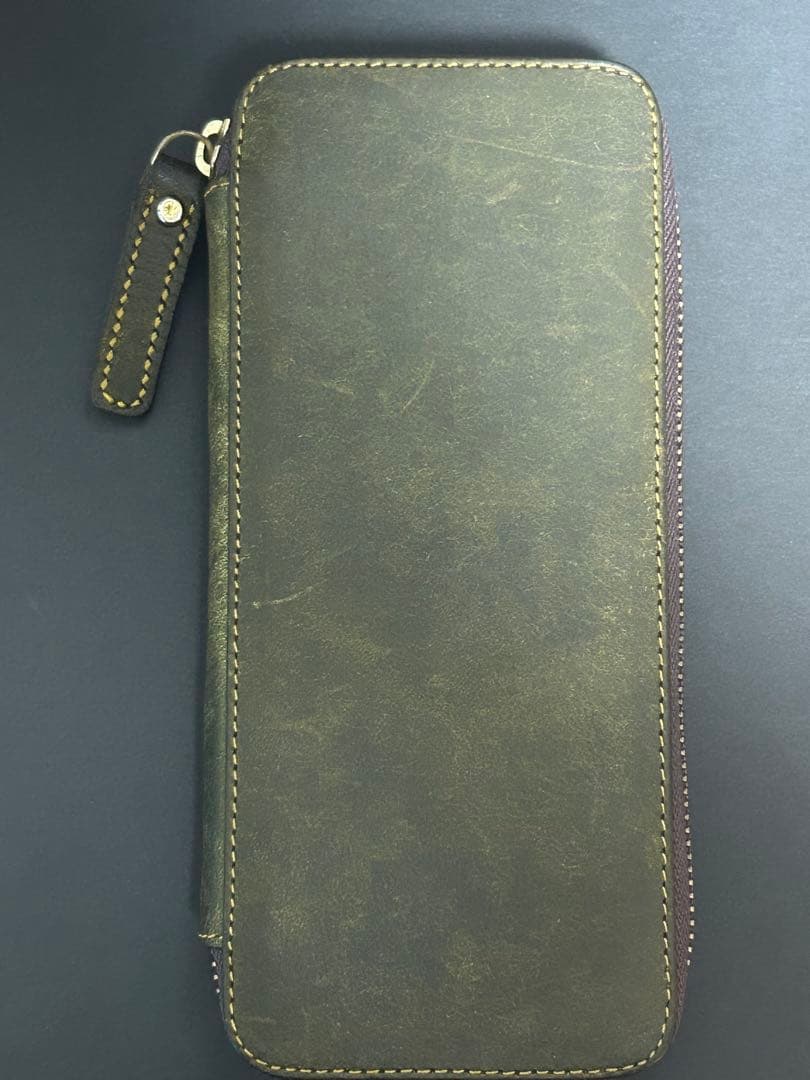 バハギア ラウンドジップペンケース プエブロオリーバ