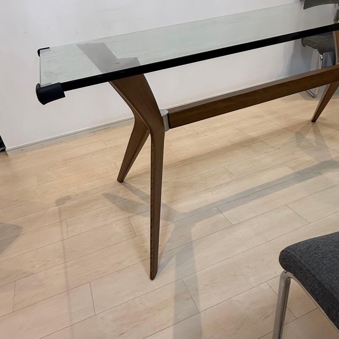 出品8/9まで！！カリガリス　ダイニングテーブル