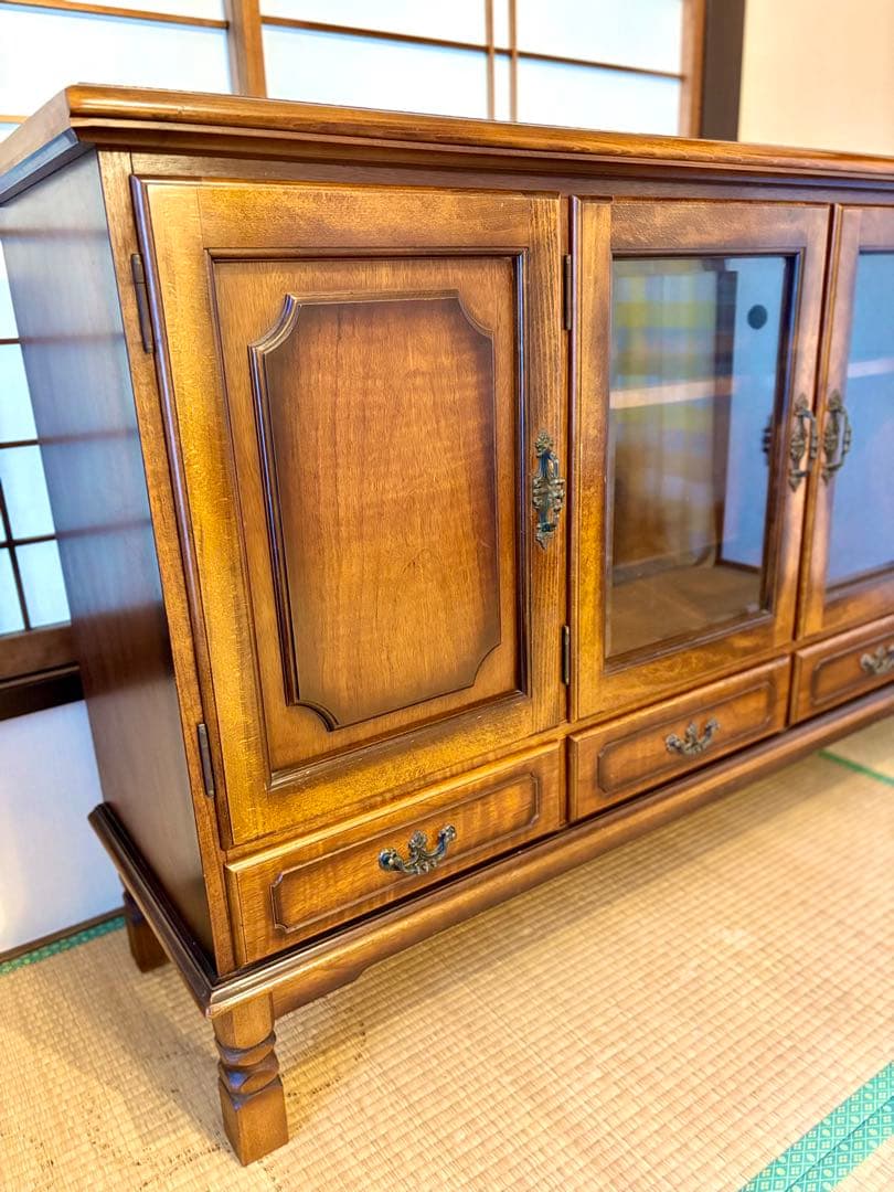 【カリモク】コロニアル　サイドボード　リビングボード　キャビネット