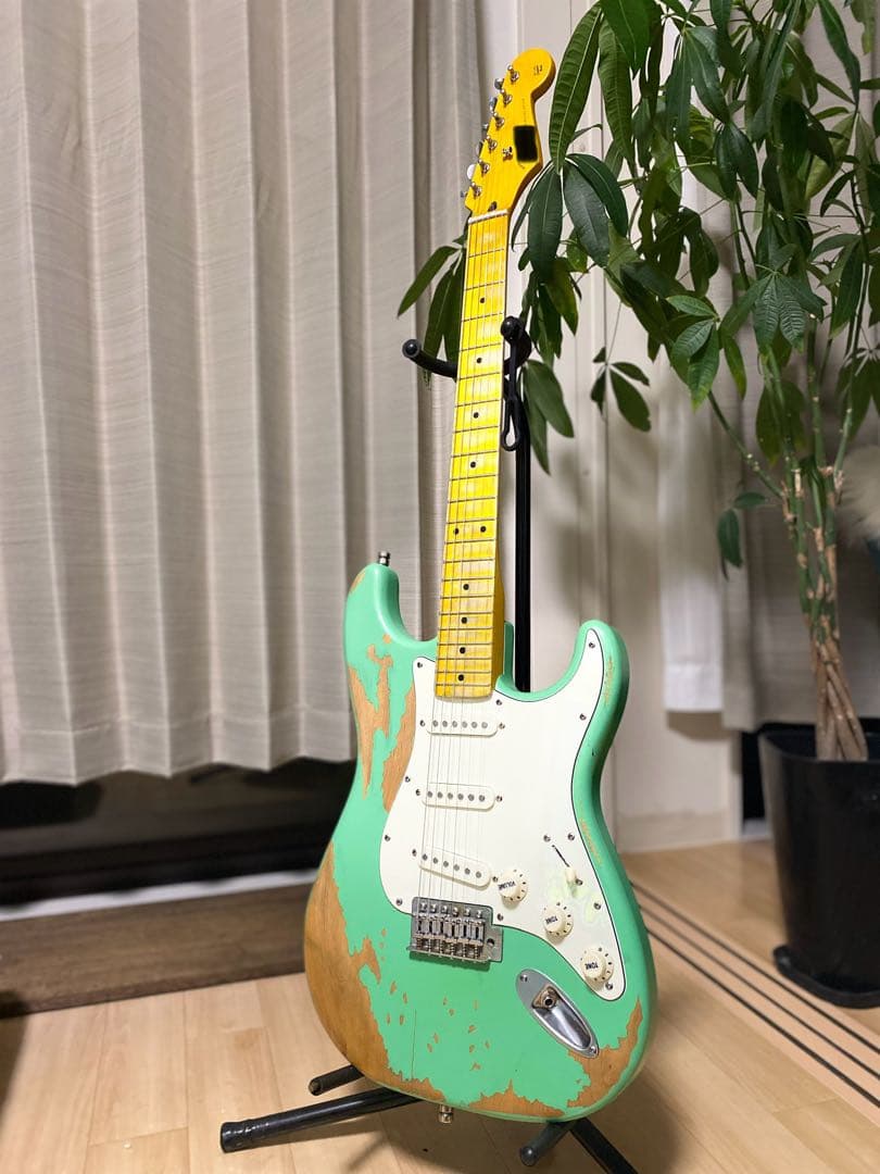 【送料込み】レリック加工　ミントグリーンエレキギター