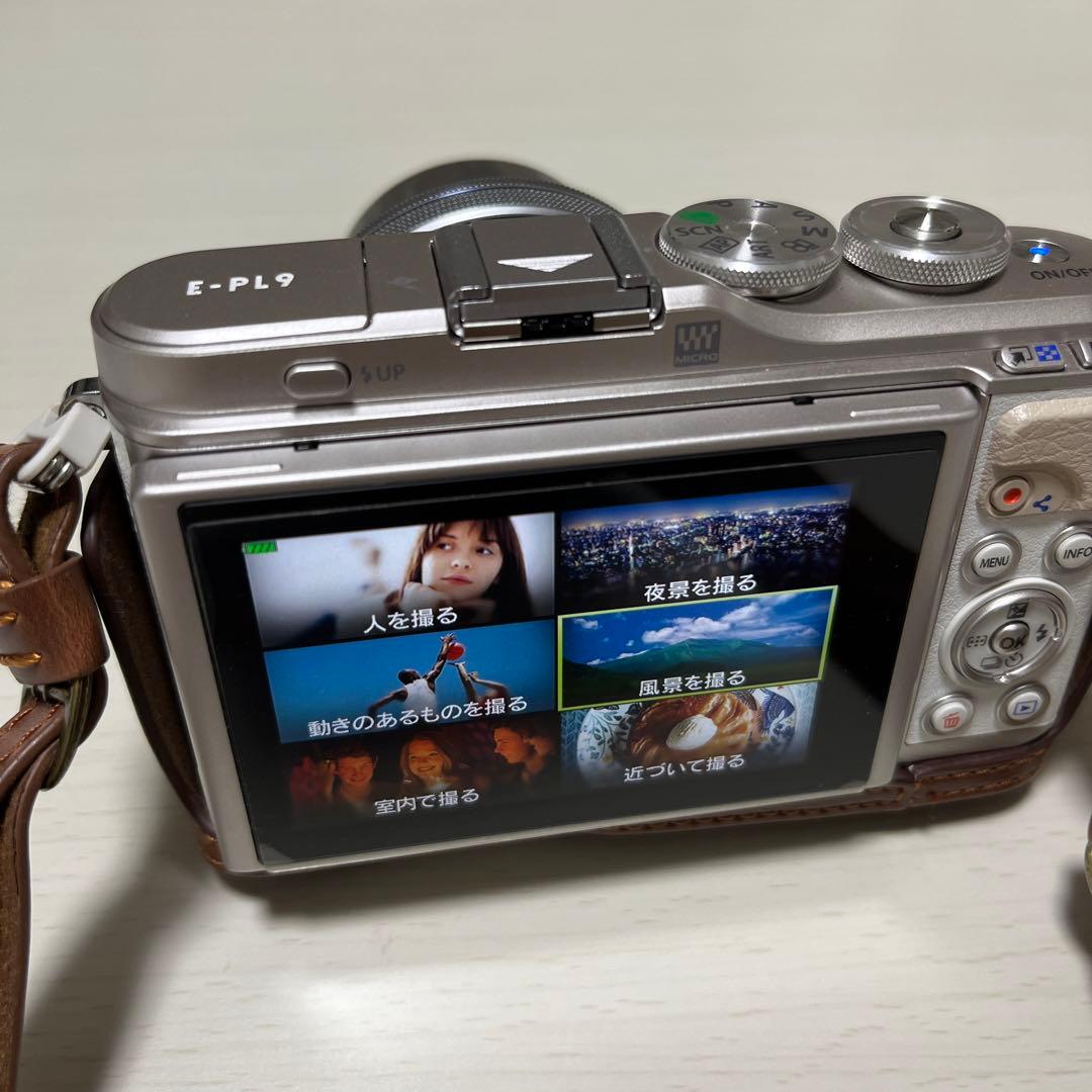 OLYMPUS PEN E-PL9 ダブルズームキット ホワイト
