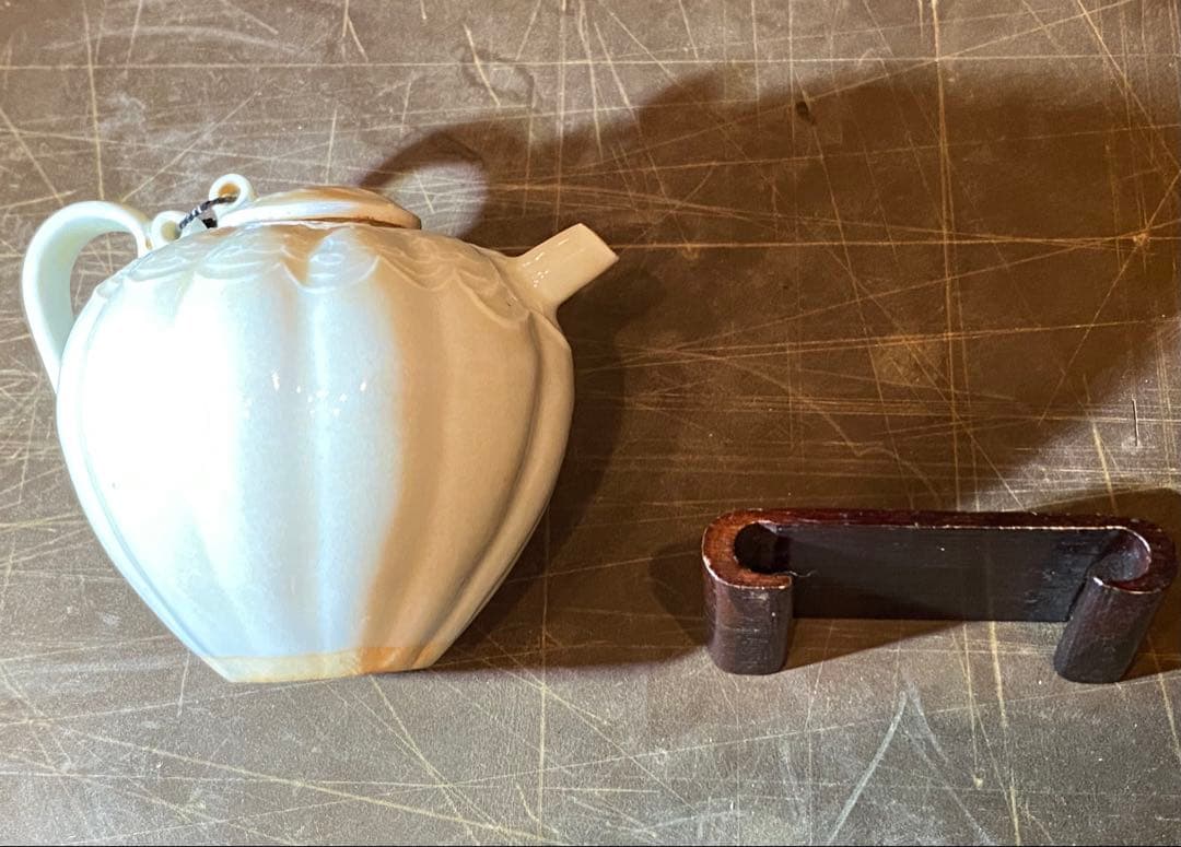 青白磁　水滴　鑑賞台付 ・一輪挿し ・ヴィンテージ　レア ・中国　台湾茶器