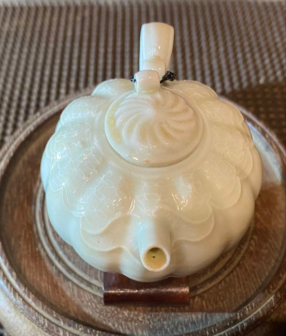 青白磁　水滴　鑑賞台付 ・一輪挿し ・ヴィンテージ　レア ・中国　台湾茶器