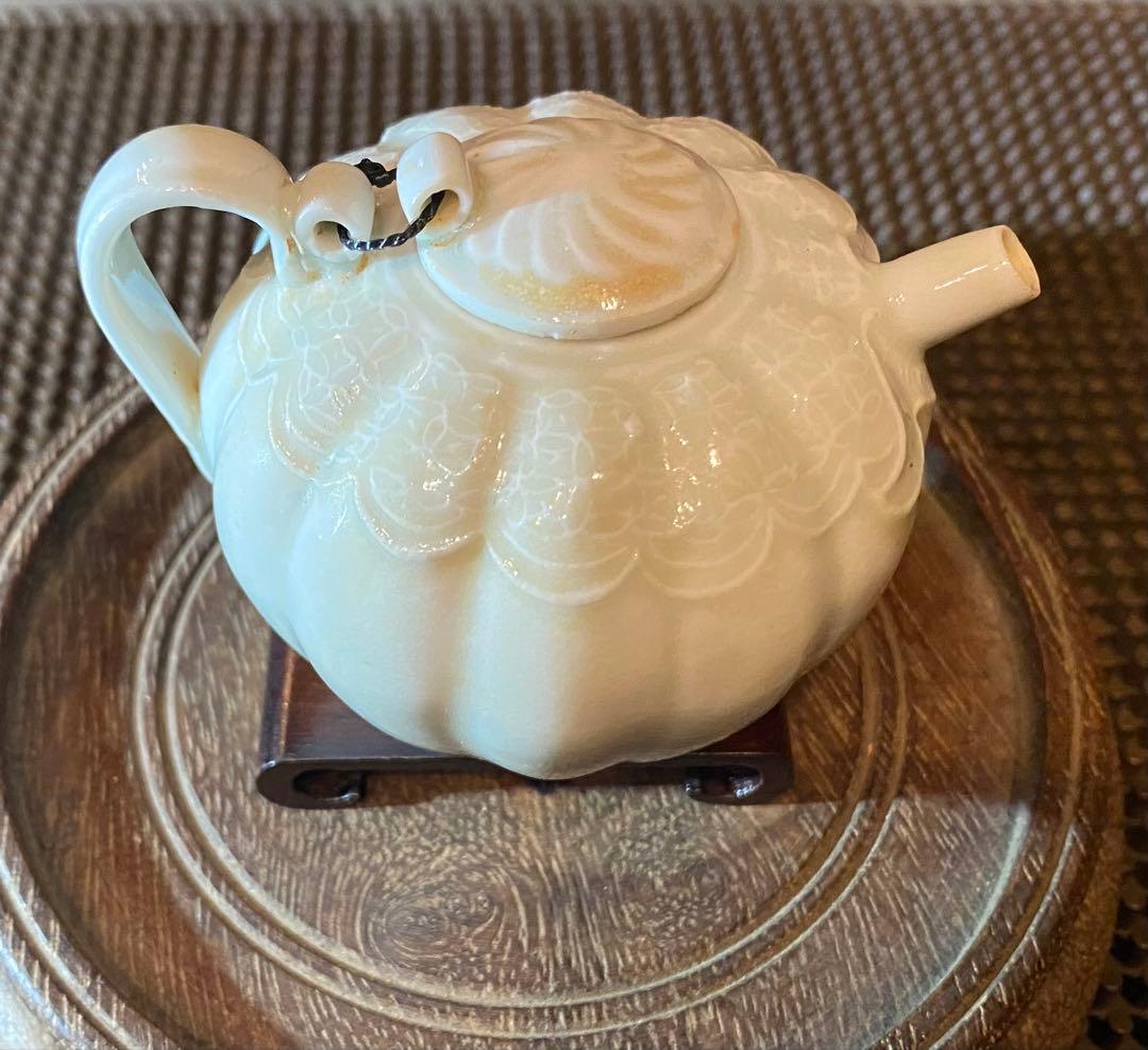 青白磁　水滴　鑑賞台付 ・一輪挿し ・ヴィンテージ　レア ・中国　台湾茶器