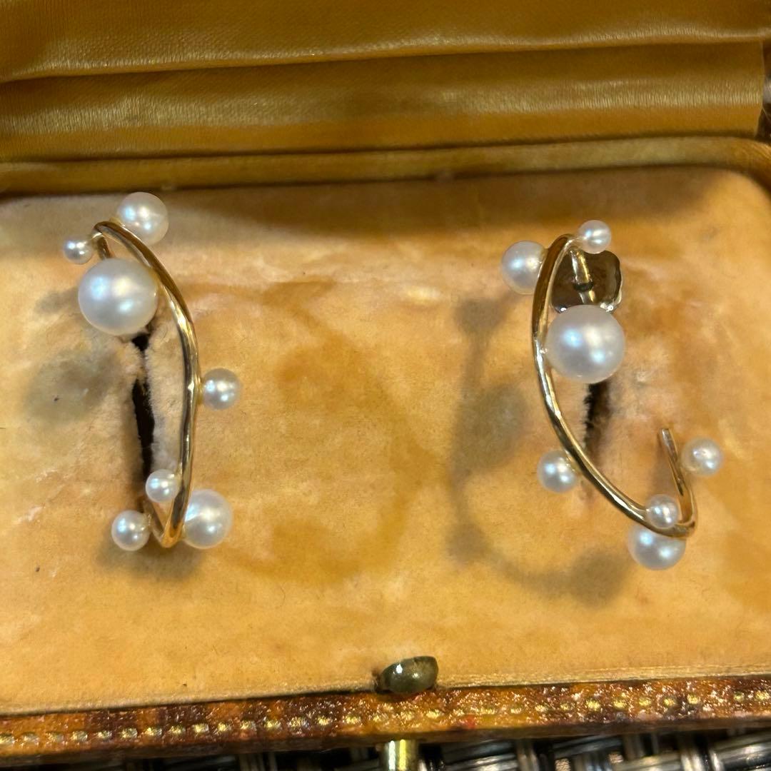 パールの個性的なピアス