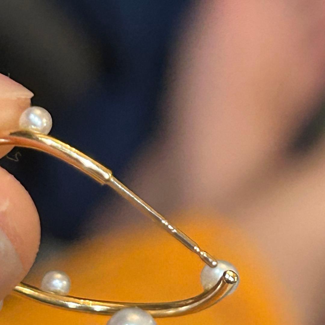 パールの個性的なピアス